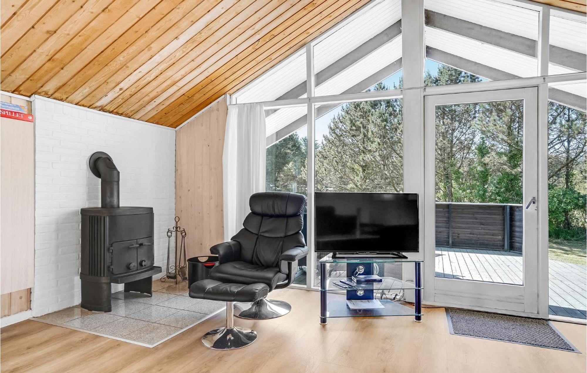 Amazing Home In Blavand With Wifi Екстер'єр фото