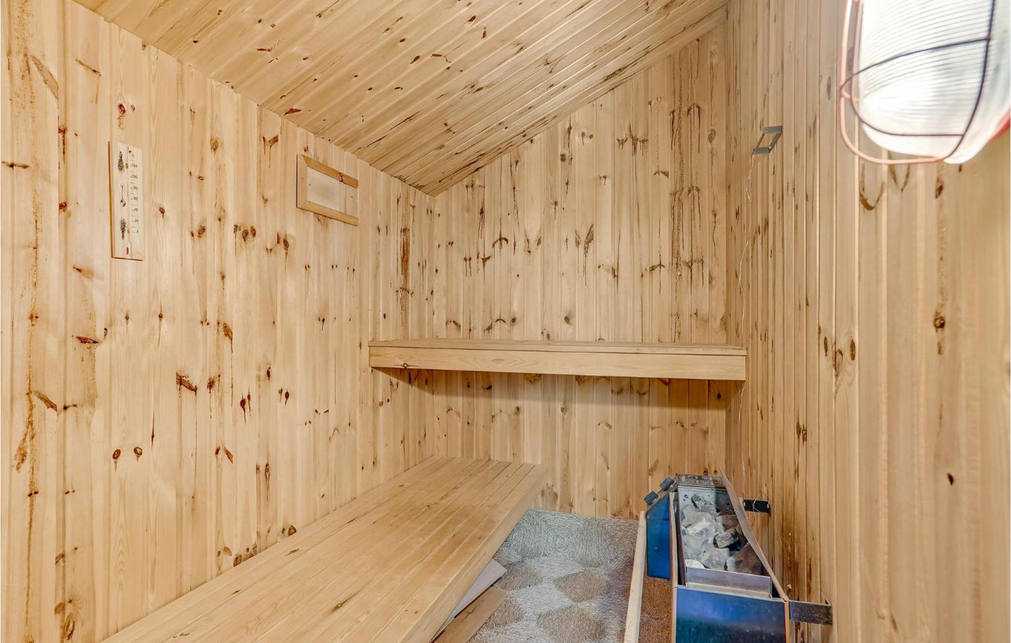 Amazing Home In Blavand With Wifi Екстер'єр фото
